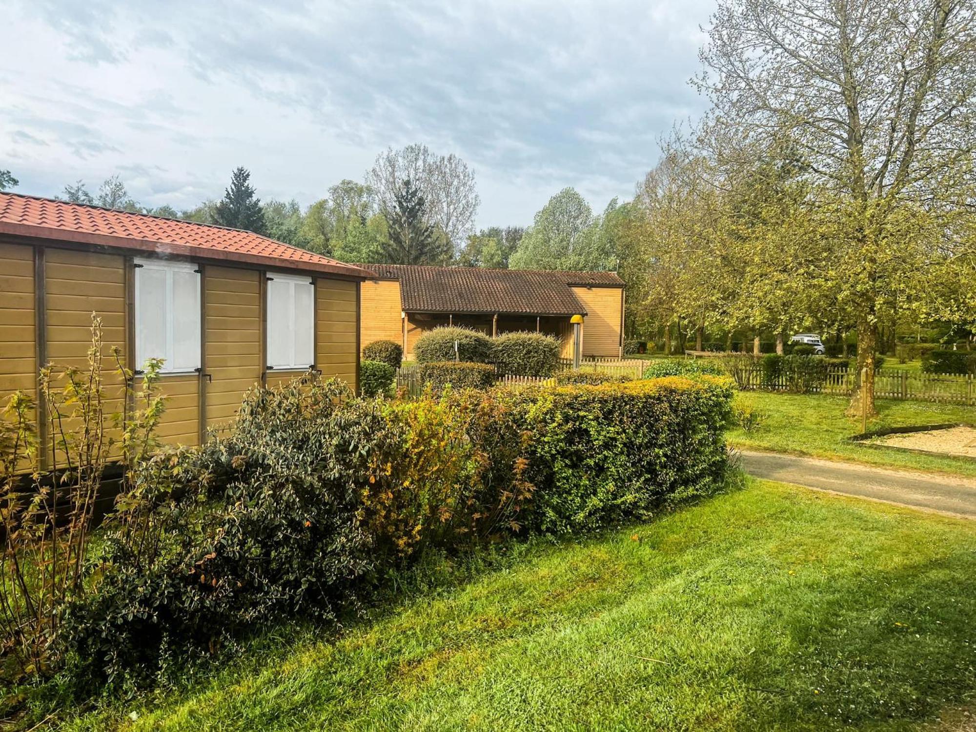 Onlycamp Camping Le Champ D'Ete Reyssouze エクステリア 写真