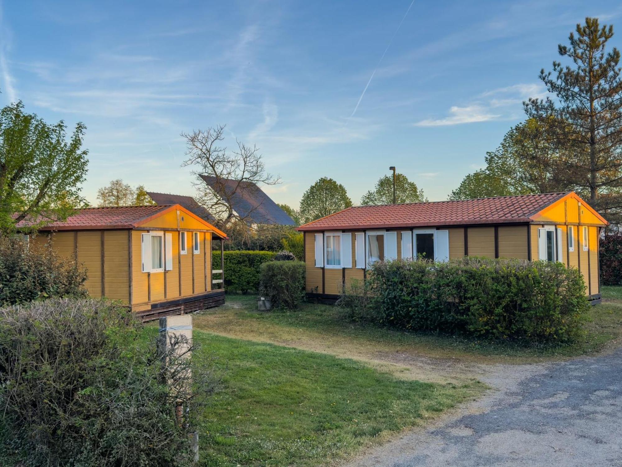Onlycamp Camping Le Champ D'Ete Reyssouze エクステリア 写真